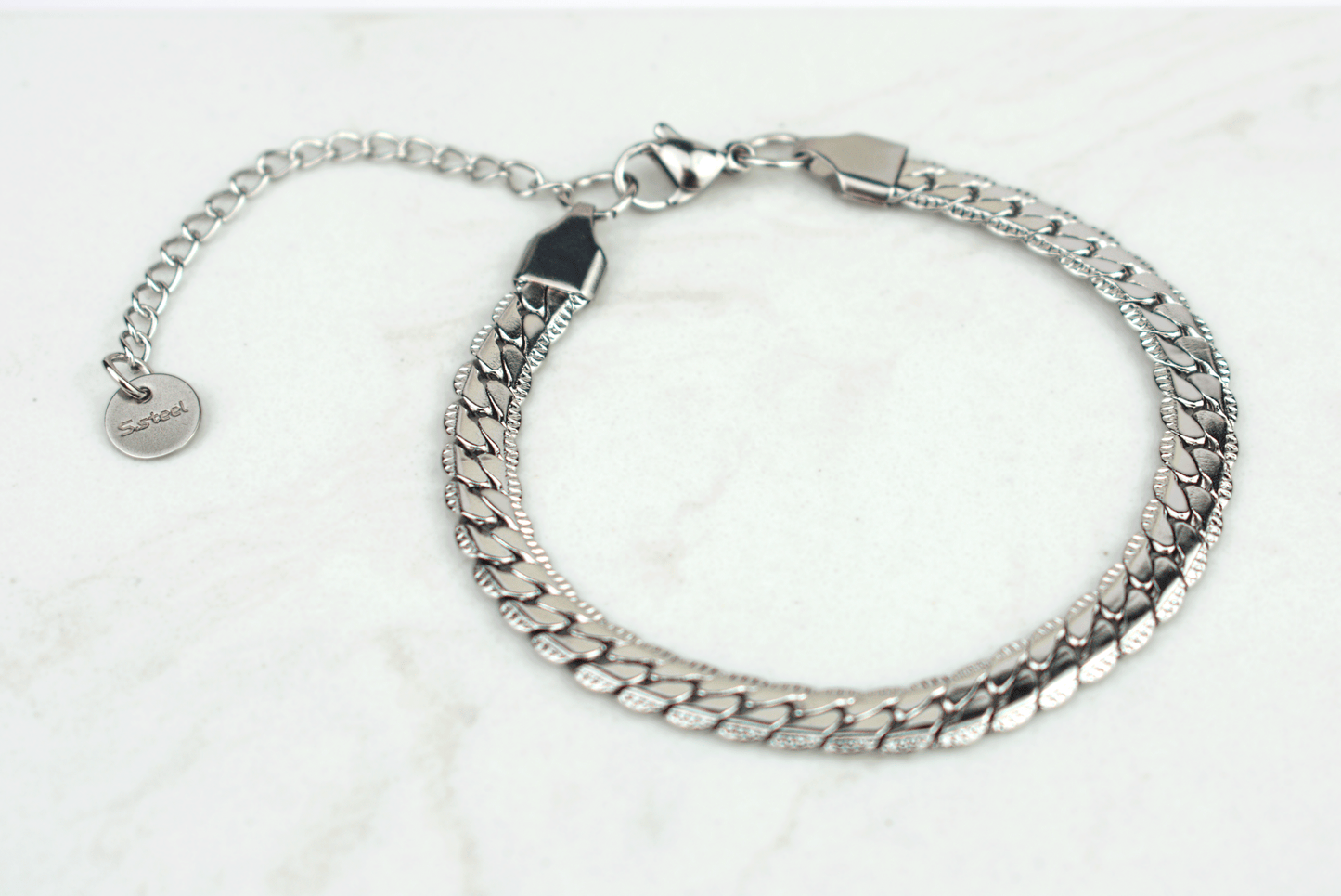 Tire Trail Armband