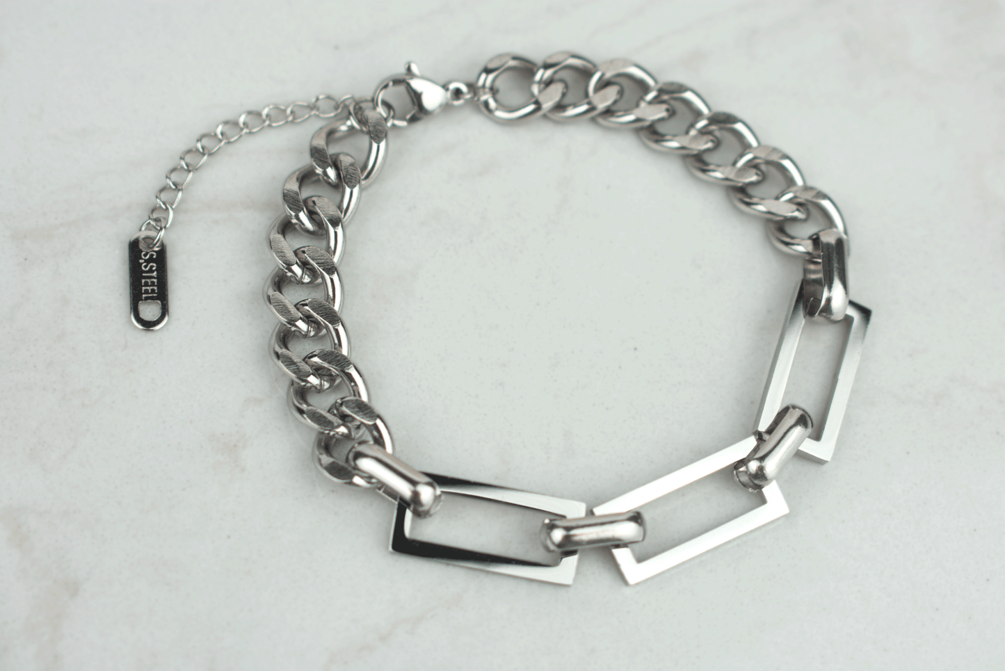 Chained Armband